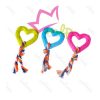 Juguete de goma con forma de corazón para perros. Gracias a su forma, este juguete es ideal para jugar al tira y afloja con su mascota. El juego, especialmente interactuando con su dueño, es necesario y muy beneficioso para los perros. A pesar de la resistencia de la goma termoplástica (TPR) con la que está fabricado, el juego y el juguete deben ser supervisados para su sustitución en caso de deterioro o rotura. Disponible en 3 colores: rosa, azul y verde. Especifique en las observaciones de su pedido si desea alguno en especial.