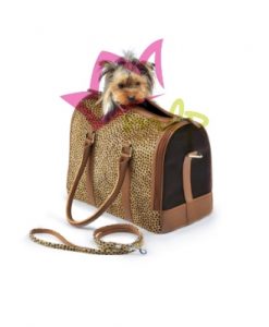 Bolso fabricado en piel para perros pequeños, estampado leopardo, animal print es lo que se lleva este otoño invierno, apto para viajar en avión.