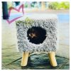 La Cueva Elevada para Gatos Softy es un novedoso modelo que cumple varias funciones: Es un puesto de observación para el gato, su lugar privilegiado dentro de la casa. Cómodo y atrayente rascador. Obviamente también cumple las funciones de cama.