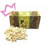 Palomitas deliciosas para perros. Las palomitas con cúrcuma para perros de Waniyanpi son ideales para ayudar a las articulaciones y posibles inflamaciones de tu mascota. Además, tienen un bajo contenido calórico, por lo que son ideales para mascotas con sobrepeso. Nuestro alimento único y saludable no contiene sobras ni aditivos artificiales, solo ingredientes 100% naturales de la más alta calidad. Así que es perfecto para los estómagos sensibles también. Apto para perros de todas las edades y tamaños. Ingredientes : Maíz, cúrcuma y aceite de oliva virgen extra. Componentes nutricionales : Análisis nutricional por 100g (Compositional analysis per 100g): Proteína (protein): 6,20 g, Grasa total (total fat): 29 g, Fibra bruta (crude fiber): 10g, Ca: menos de 0,1%, Na: menos de 0,1%.