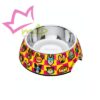 Comedero Summer Punch. Comedero para perros de acero inoxidable que se puede lavar en el lavavajillas. Están hechos de melamina resistente con certificado de garantía 100% BPA Free para cuidar de la salud del perro. Desmontable para que se pueda usar de comedero y bebedero y con una goma antideslizante en la base. Su diseño está grabado en máxima definición. MATERIAL: Interior de acero inoxidable, base de melamina con certificado de garantía 100% BPA Free, base de goma antideslizante. MEDIDAS: S: 190ml de capacidad. M: 400ml de capacidad.