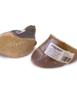 Alimento complementario para perros, utilizar como un regalo o recompensa en cualquier momento, dentro de una dieta equilibrada. El perro debe ser supervisado en todo momento mientras se alimenta. Mantener en lugar fresco y seco, así como no exponer directamente a la luz solar. Dejar siempre agua dulce y fresca a disposición de su mascota. Componentes analíticos: Proteina bruta 23%, Grasa 7%, Fibra 3%, Cenizas 49%, Humedad 8%. Ingredientes: Pezuña de ternera, cereales, materias grasas y derivados de la carne y del animal, aromatizante. Aditivos: Aceite con sabor a pollo, no contiene conservantes.